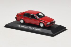 Alfa Romeo 75 V6 3.0 America レッド Maxichamps 1:43 940120461 メタル - 画像 3/5