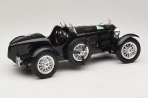 Alfa Romeo 8C Monza ブラック Bburago 1:18 3014-P1 メタル - 画像 2/6