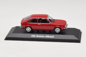 Alfa Romeo Alfasud レッド Maxichamps 1:43 940120100 メタル