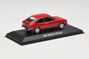 Alfa Romeo Alfasud レッド Maxichamps 1:43 940120100 メタル - 画像 2/5