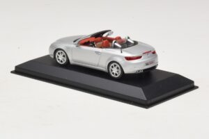 Alfa Romeo Giulia Spider シルバー Minichamps 1:43 400120731 メタル - 画像 3/5