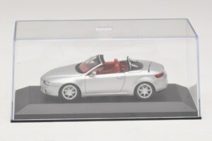 Alfa Romeo Giulia Spider シルバー Minichamps 1:43 400120731 メタル - 画像 4/5