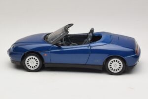 Alfa Romeo Spider 916 ブルー Maisto 1:18 31831 メタル - 画像 4/8