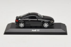 Audi TT 8N ブラック Maxichamps 1:43 940017221 Diecast