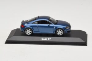 Audi TT 8N ブルーメタリック Maxichamps 1:43 940017220 Diecast