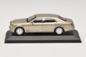 Bentley Mulsanne ゴールドメタリック Minichamps 1:43 40433 メタル