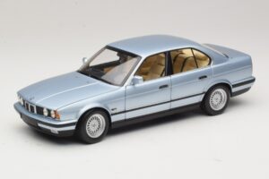 BMW 535i E34 ライトブルーメタリック Minichamps 1:18 100024007 メタル
