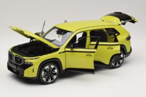 BMW XM G09 イエロー Minichamps 1:18 110023302 メタル - 画像 2/8