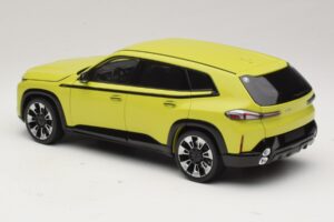 BMW XM G09 イエロー Minichamps 1:18 110023302 メタル - 画像 7/8