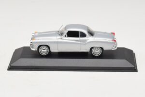 Borgward Isabella クーペ シルバー Minichamps 1:43 400096031 メタル