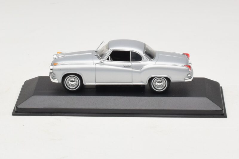 Borgward Isabella クーペ シルバー Minichamps 1:43 400096031 メタル