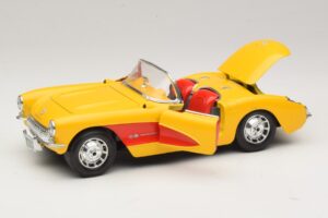 Chevrolet Corvette C1 カブリオレ イエロー レッド Bburago 1:18 3034-M2 メタル - 画像 2/8