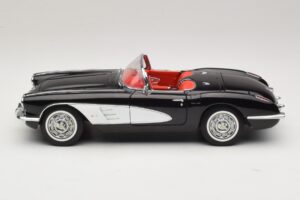 Chevrolet Corvette C1 Tuxedo Black AUTOart 1:18 71142 Diecast - 画像 4/8