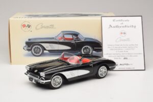 Chevrolet Corvette C1 Tuxedo Black AUTOart 1:18 71142 Diecast - 画像 8/8