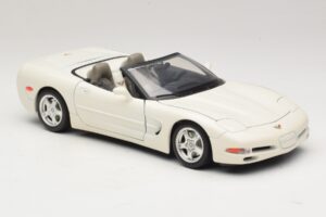 Chevrolet Corvette C5 カブリオレ ホワイト Bburago 1:18 3076-P1 メタル - 画像 6/8