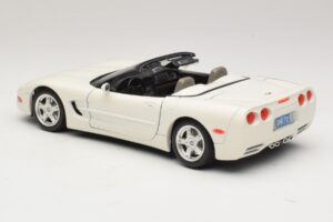 Chevrolet Corvette C5 カブリオレ ホワイト Bburago 1:18 3076-P1 メタル - 画像 7/8