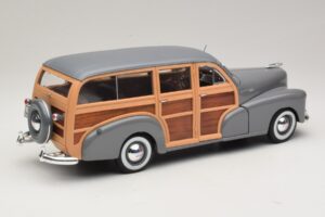 Chevrolet Fleetmaster Woody グレー Maisto 1:18 31854 メタル - 画像 3/8