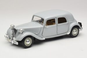 Citroen 15CV Six グレー Maisto 1:18 31837 メタル
