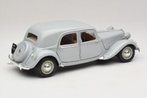 Citroen 15CV Six グレー Maisto 1:18 31837 メタル - 画像 3/8