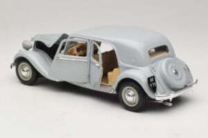 Citroen 15CV Six グレー Maisto 1:18 31837 メタル - 画像 5/8