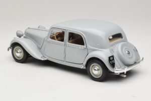 Citroen 15CV Six グレー Maisto 1:18 31837 メタル - 画像 7/8