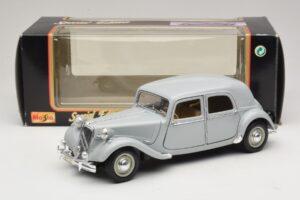 Citroen 15CV Six グレー Maisto 1:18 31837 メタル - 画像 8/8