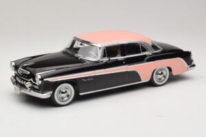 DeSoto Fireflite Sedan ブラック&ピンク KK-Scale 1:18 KKDC181542 メタル