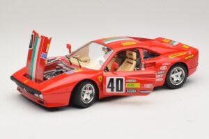 Ferrari 288 GTO #40 レッド Bburago 1:18 3027-P4 メタル - 画像 2/8