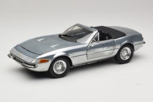 Ferrari 365 GTS Chrome Silver Hot Wheels 1:18 25738 メタル