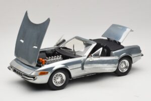 Ferrari 365 GTS Chrome Silver Hot Wheels 1:18 25738 メタル - 画像 2/8