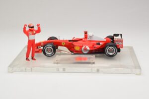 Ferrari F2004 #1 M. Schumacher F1 World Champion 2004 レーシングスーツ付き Hot Wheels 1:18 B66221 メタル - 画像 3/6