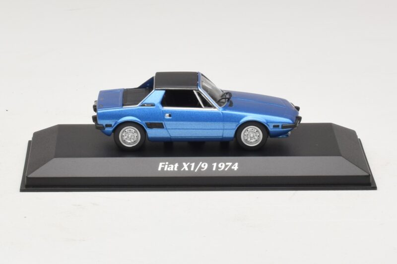 Fiat X1/9 ブルー Maxichamps 1:43 940121661 メタル