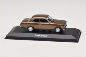Ford Escort Mk1 ブラウンメタリック Maxichamps 1:43 940081000 メタル