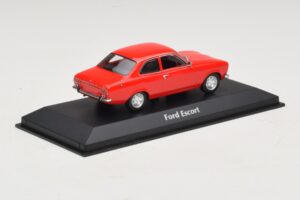 Ford Escort Mk1 レッド Maxichamps 1:43 940081001 メタル - 画像 2/5