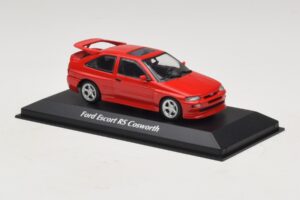Ford Escort RS Cosworth レッド Maxichamps 1:43 940082100 メタル - 画像 3/5