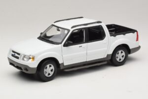 Ford Explorer Sport Trac ホワイト Maisto 1:18 36891 メタル