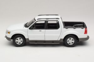 Ford Explorer Sport Trac ホワイト Maisto 1:18 36891 メタル - 画像 4/8
