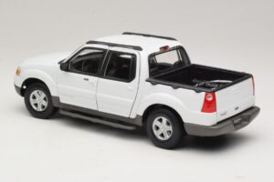 Ford Explorer Sport Trac ホワイト Maisto 1:18 36891 メタル - 画像 7/8
