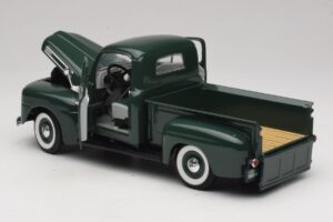 Ford F-1 グリーン Road Legends 1:18 92218 メタル - 画像 5/8