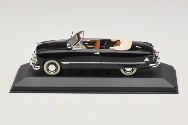Ford FL カブリオレ ブラック Minichamps 1:43 400082231 メタル