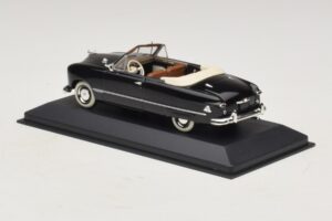 Ford FL カブリオレ ブラック Minichamps 1:43 400082231 メタル - 画像 3/5