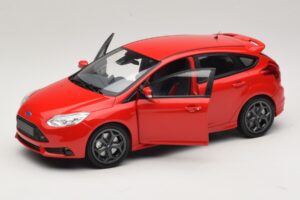 Ford Focus ST Mk2 レッド Minichamps 1:18 110082002 メタル - 画像 2/8