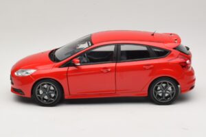 Ford Focus ST Mk2 レッド Minichamps 1:18 110082002 メタル - 画像 4/8