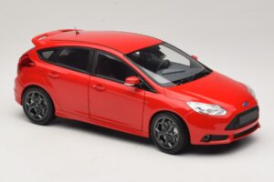 Ford Focus ST Mk2 レッド Minichamps 1:18 110082002 メタル - 画像 6/8