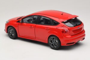 Ford Focus ST Mk2 レッド Minichamps 1:18 110082002 メタル - 画像 7/8