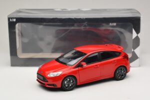 Ford Focus ST Mk2 レッド Minichamps 1:18 110082002 メタル - 画像 8/8