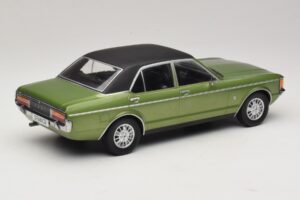 Ford Granada Mk1 グリーンメタリック & ブラック MCG 1:18 MCG18569 メタル - 画像 2/6