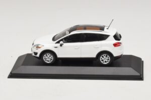 Ford Kuga Mk1 ホワイト ディーラーエディション Minichamps 1:43 KUGA002 メタル