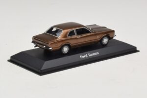 Ford Taunus TC ブラウンメタリック Maxichamps 1:43 940081300 メタル - 画像 2/5