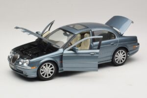 Jaguar S-Type X200 ブルー Maisto 1:18 31865 メタル - 画像 2/8